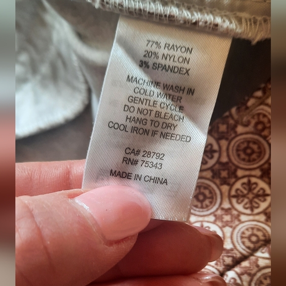 Geometric Patterned Pants - Picture 8 of 9